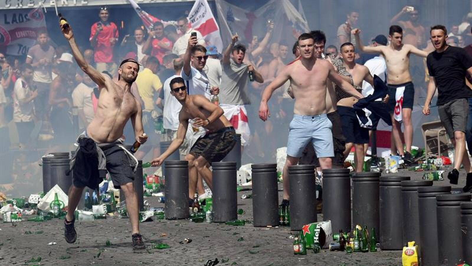 La UEFA advierte a Inglaterra y Rusia de que podrían ser descalificadas de la Eurocopa