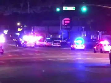 Coches policiales en dirección al Club Pulse de Orlando. Coches policiales en dirección al Club Pulse de Orlando.