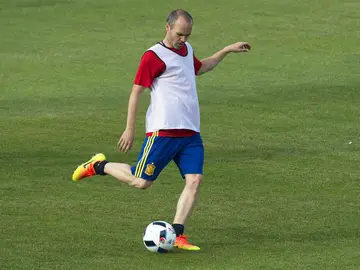 Iniesta, en un entrenamiento Iniesta, en un entrenamiento