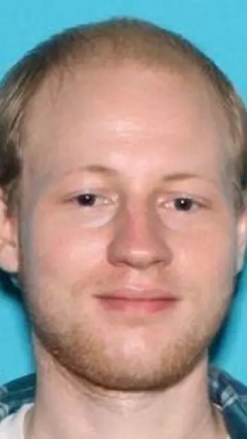 Kevin James Loibl, de 27 años, identificado como el asesino de Christina Grimmie. Kevin James Loibl, de 27 años, identificado como el asesino de Christina Grimmie.