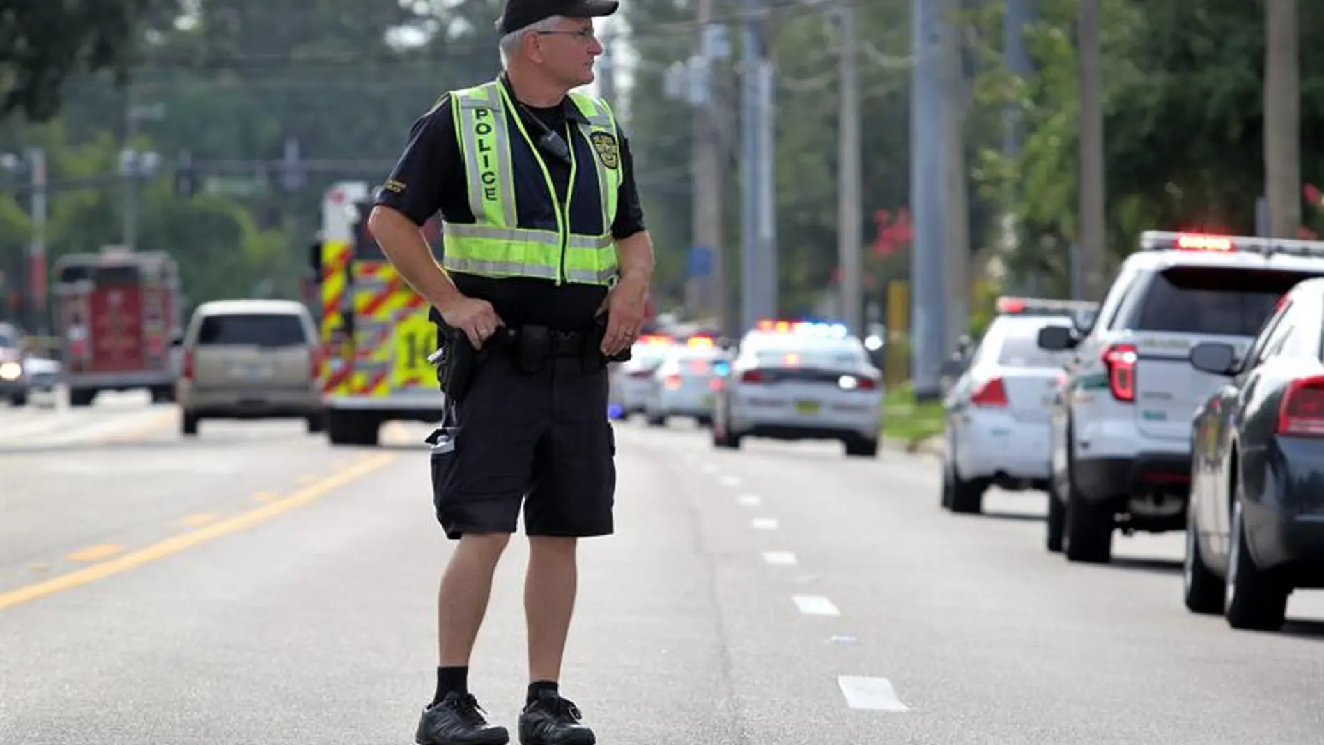 Un agente en el lugar del tiroteo en Florida. Un agente en el lugar del tiroteo en Florida.