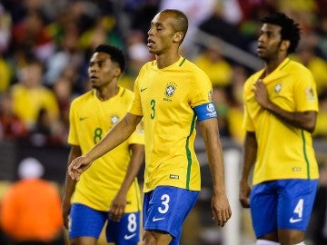 Los jugadores de Brasil se lamentan la derrota