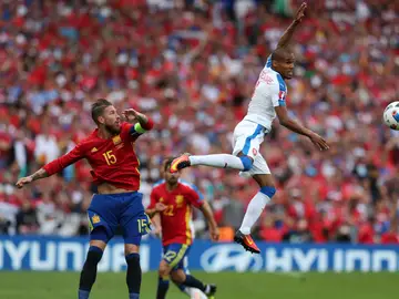 Sergio Ramos durante el partido ante República Checa Sergio Ramos durante el partido ante República Checa
