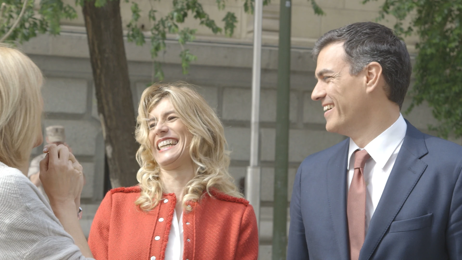 Susanna Griso charla con Begoña Gómez y Pedro Sánchez en 'Dos días y una noche' Susanna Griso charla con Begoña Gómez y Pedro Sánchez en 'Dos días y una noche'