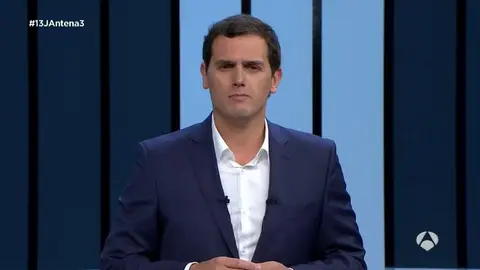 Albert Rivera durante su último minuto Albert Rivera durante su último minuto
