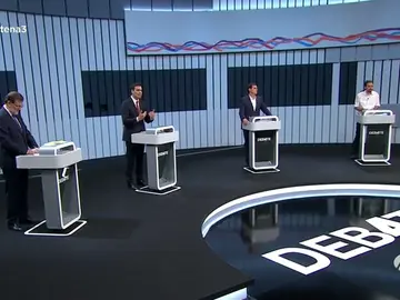 Frame 43.659428 de: Cataluña: Iglesias insiste en rel referendum, Rajoy en la defensa de la ley y Sánchez y Rivera apuestan por una reforma constitucional Frame 43.659428 de: Cataluña: Iglesias insiste en rel referendum, Rajoy en la defensa de la ley y Sánchez y Rivera apuestan por una reforma constitucional