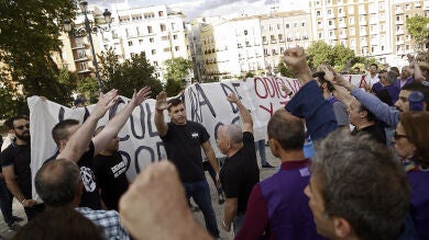 Medio centenar de simpatizantes del grupo de ultraderecha 'Hogar Social Madrid' irrumpe en un acto de Podemos