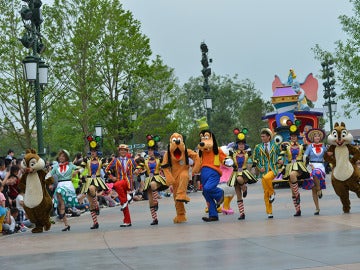 Desfile de inauguración del parque