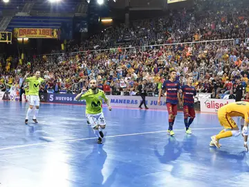 Ricardinho celebra un tanto en la final Ricardinho celebra un tanto en la final