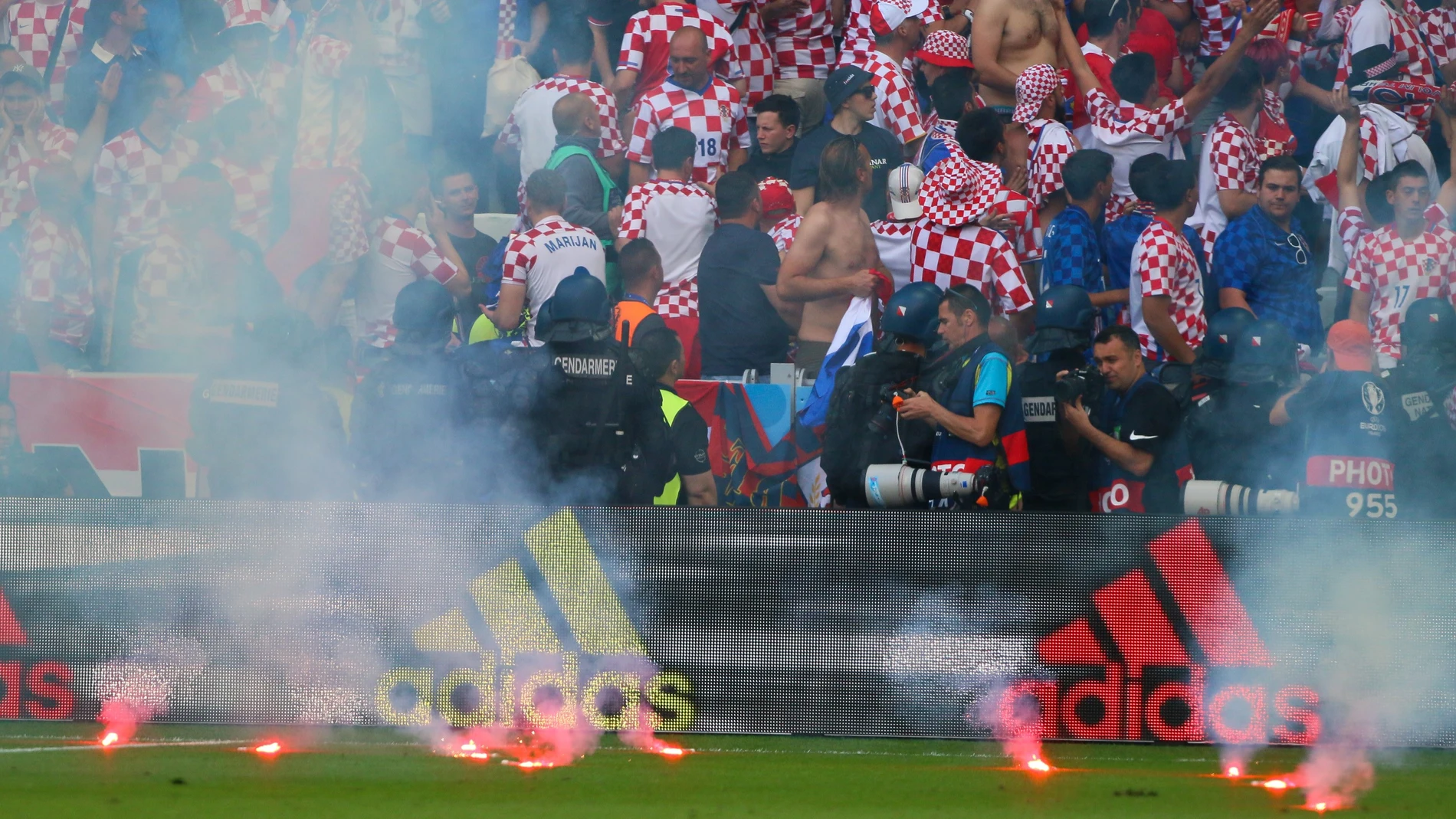 Bengalas en el Croacia - República Checa Bengalas en el Croacia - República Checa