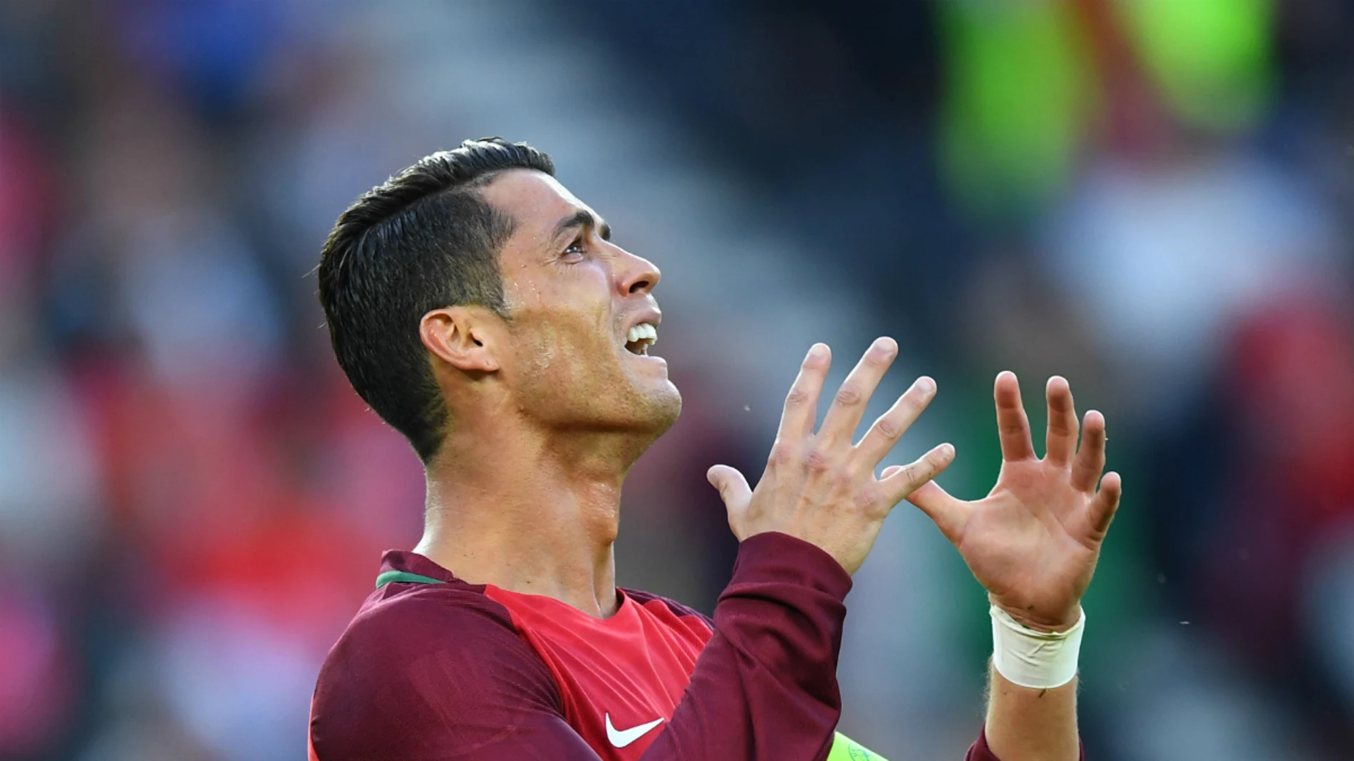 Cristiano se lamenta Cristiano se lamenta
