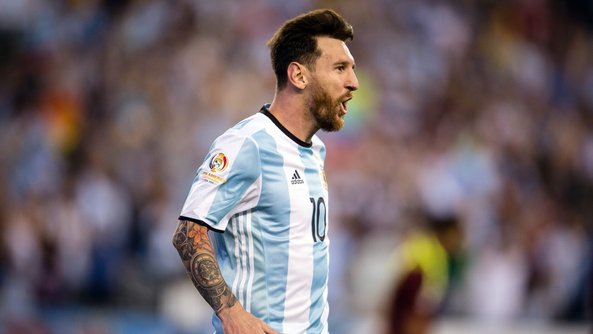 Leo Messi celebra un gol con Argentina