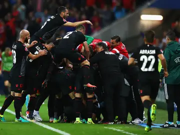 Los jugadores de Albania celebran un gol Los jugadores de Albania celebran un gol