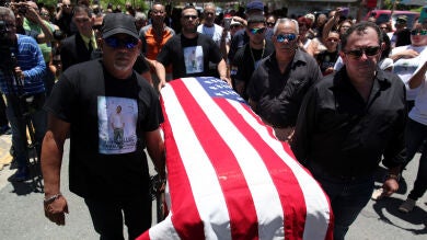 Atropellan a dos policías en el funeral de una de las víctimas del tiroteo de Orlando