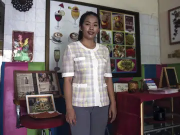 Lim Mouly Ratana, la fundadora de la escuela Koun Brosar Srey Lim Mouly Ratana, la fundadora de la escuela Koun Brosar Srey