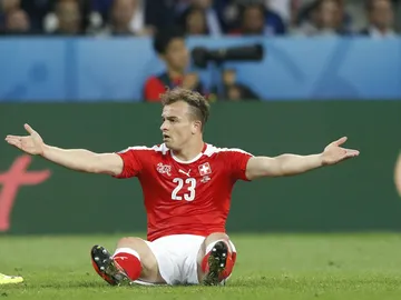 Xherdan Saqiri protesta una acción durante el Suiza - Francia Xherdan Saqiri protesta una acción durante el Suiza - Francia