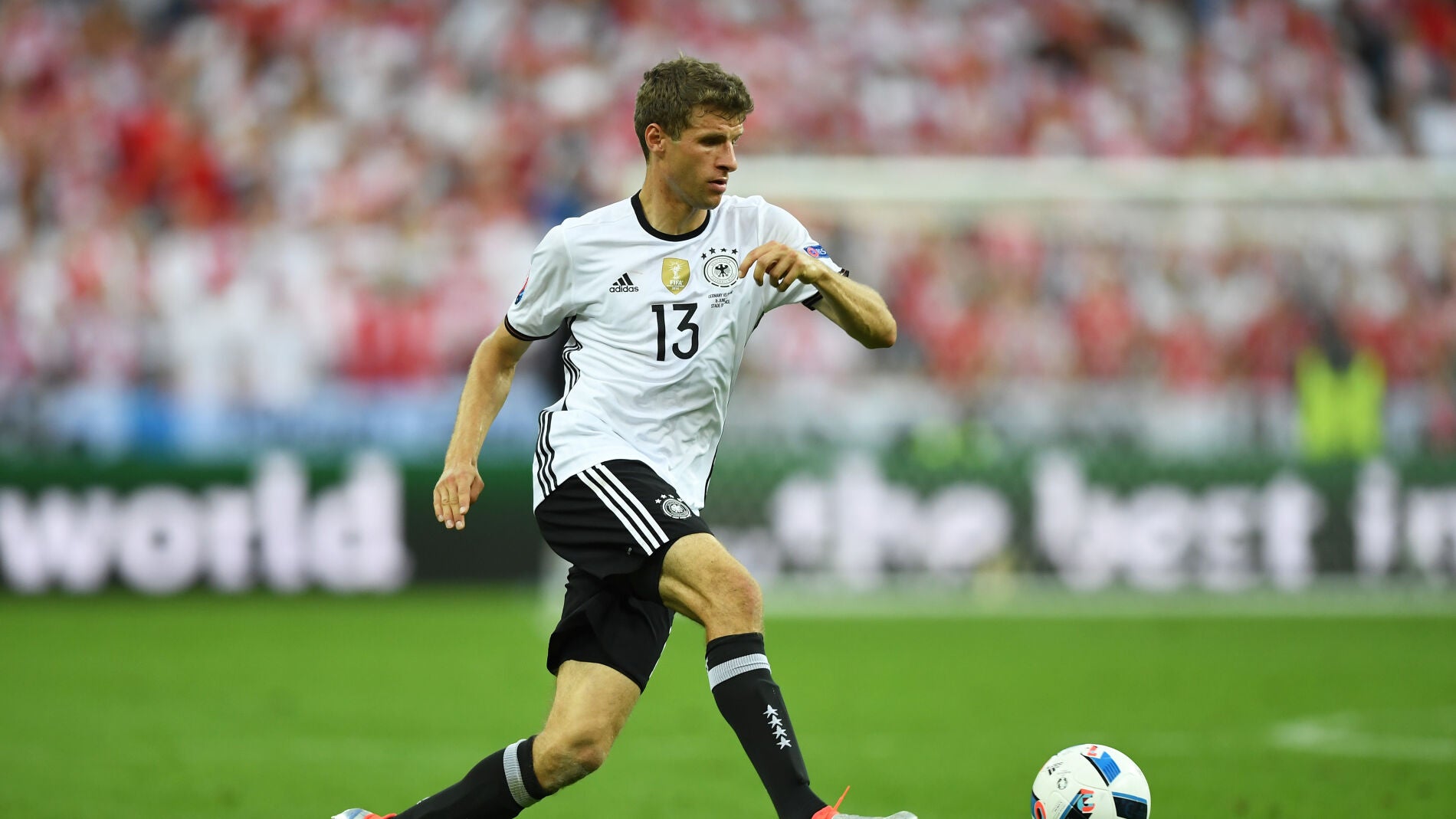 Thomas M&uuml;ller jugando con Alemania