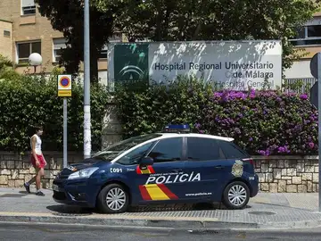 Coche de la Policía Nacional. Coche de la Policía Nacional.