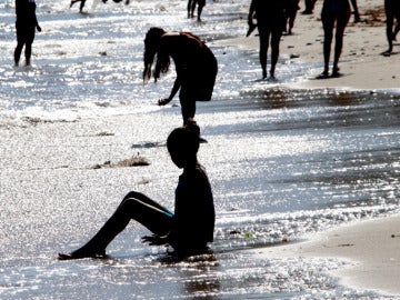 Bañistas en una playa