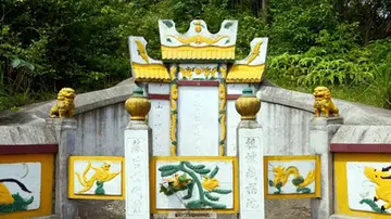 El mausoleo hecho para Ma Jixiang por su familia. El mausoleo hecho para Ma Jixiang por su familia.