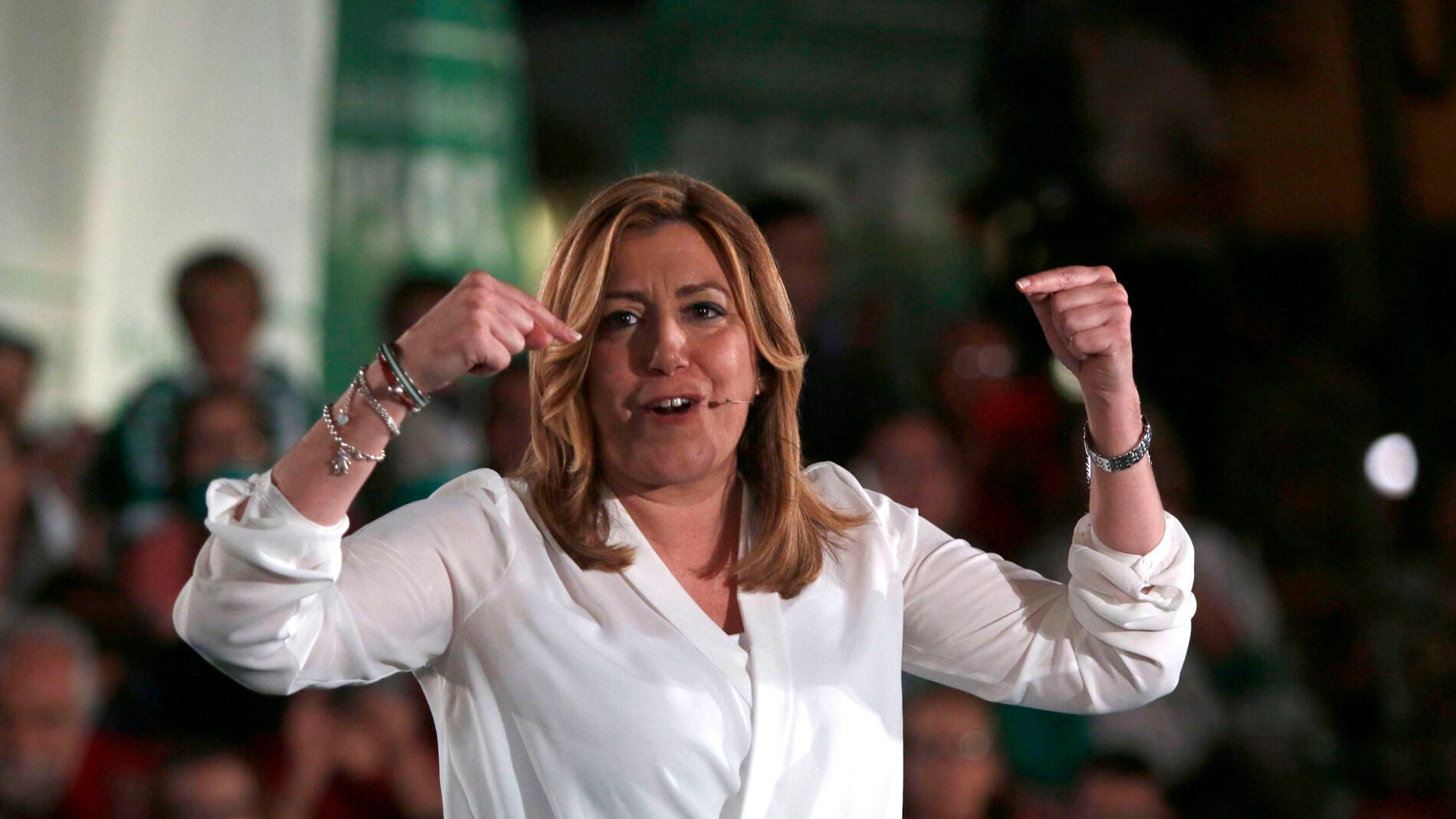 Susana D&iacute;az, durante el acto electoral que los socialistas han celebrado esta noche en la localidad almeriense de Roquetas de Mar