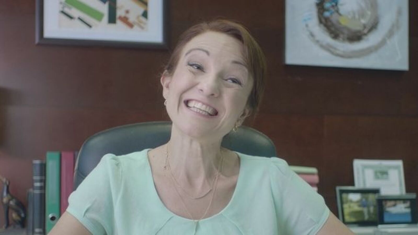 El PP lanza un vídeo advirtiendo de que con las sonrisas de Unidos Podemos la economía se paralizará