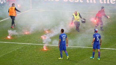 La amenaza de los ultras de Croacia pone en riesgo el transcurso del partido 