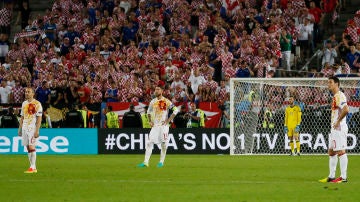 Los jugadores de la selección española se lamentan ante Croacia