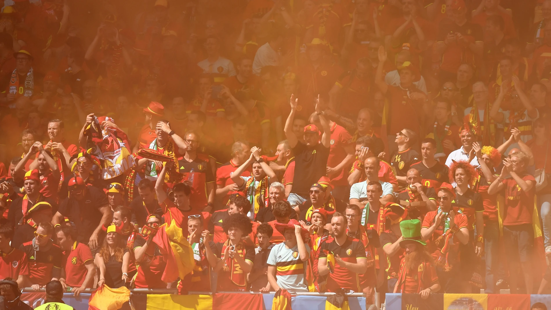 Aficionados de Bélgica, durante un partido de la Eurocopa de Francia Aficionados de Bélgica, durante un partido de la Eurocopa de Francia