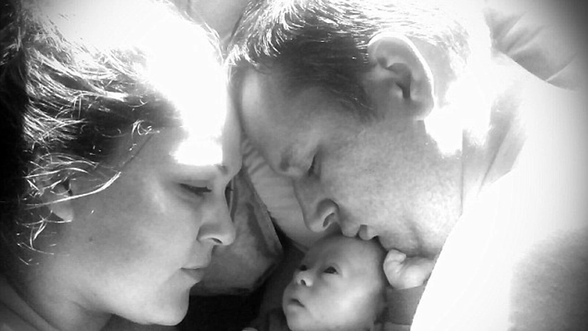 Claire y Benjamin con su hijo Xavier Claire y Benjamin con su hijo Xavier