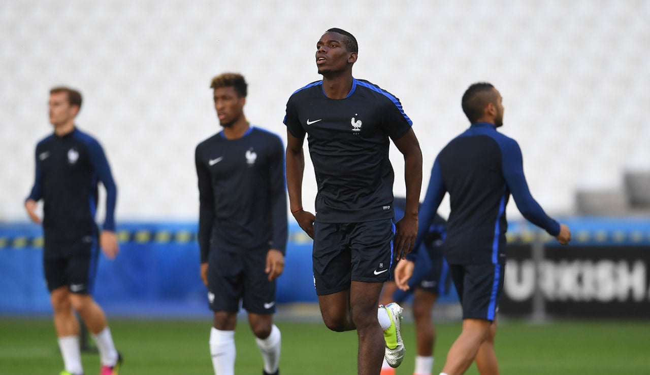 Paul Pogba durante el entrenamiento de Francia en la Eurocopa Paul Pogba durante el entrenamiento de Francia en la Eurocopa