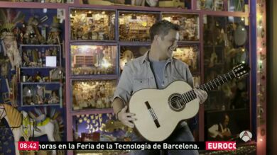 La guitarra de Paco de Lucía pasa por los grandes de la música para rendirle homenaje