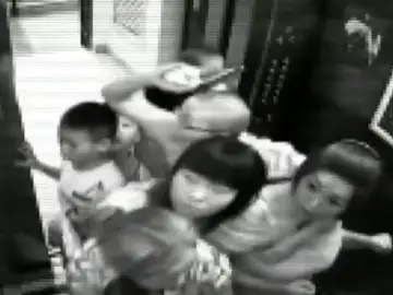 Frame 10.026696 de: Angustioso asalto con rehenes en China Frame 10.026696 de: Angustioso asalto con rehenes en China