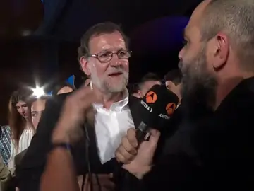 Frame 42.667686 de: Rajoy “Detrás de la campaña” Frame 42.667686 de: Rajoy “Detrás de la campaña”