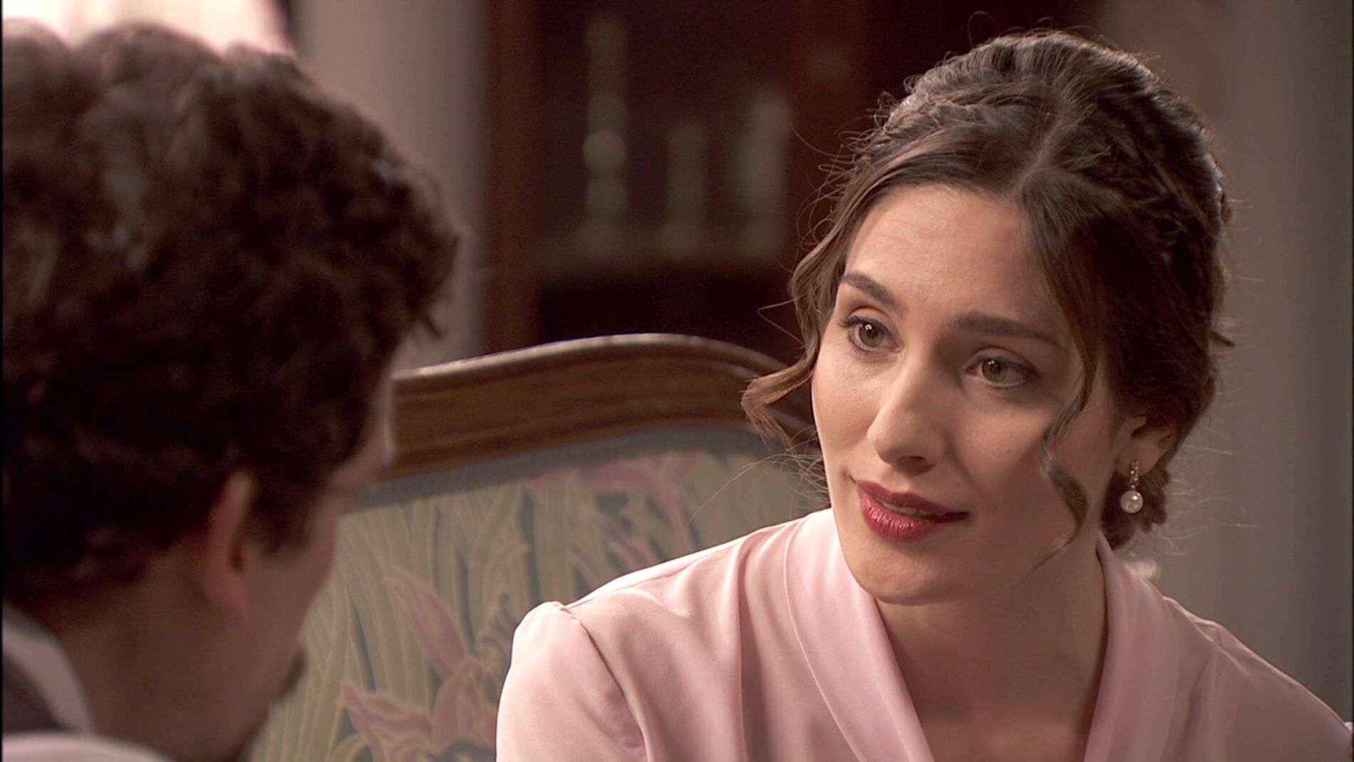  Hernando visitar&aacute; a Camila y Beatriz mientras duermen