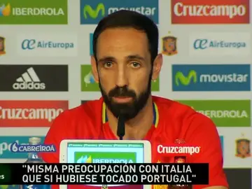 Juanfran, en rueda de prensa Juanfran, en rueda de prensa