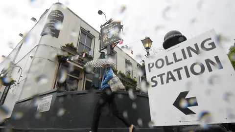 Lluvioso día de referéndum en Reino Unido Lluvioso día de referéndum en Reino Unido