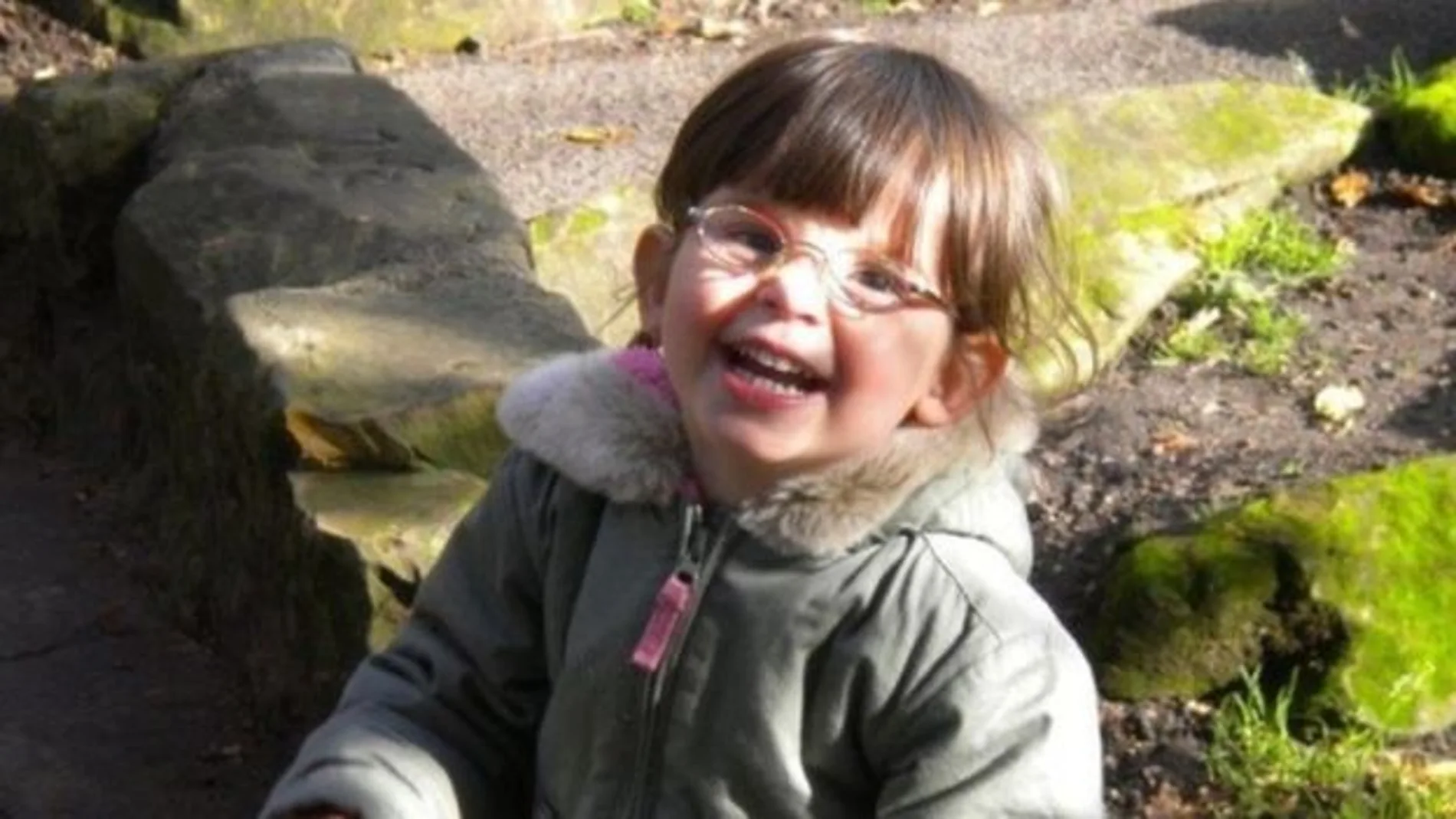 Ellie Butler mientras vivía con sus abuelos Ellie Butler mientras vivía con sus abuelos