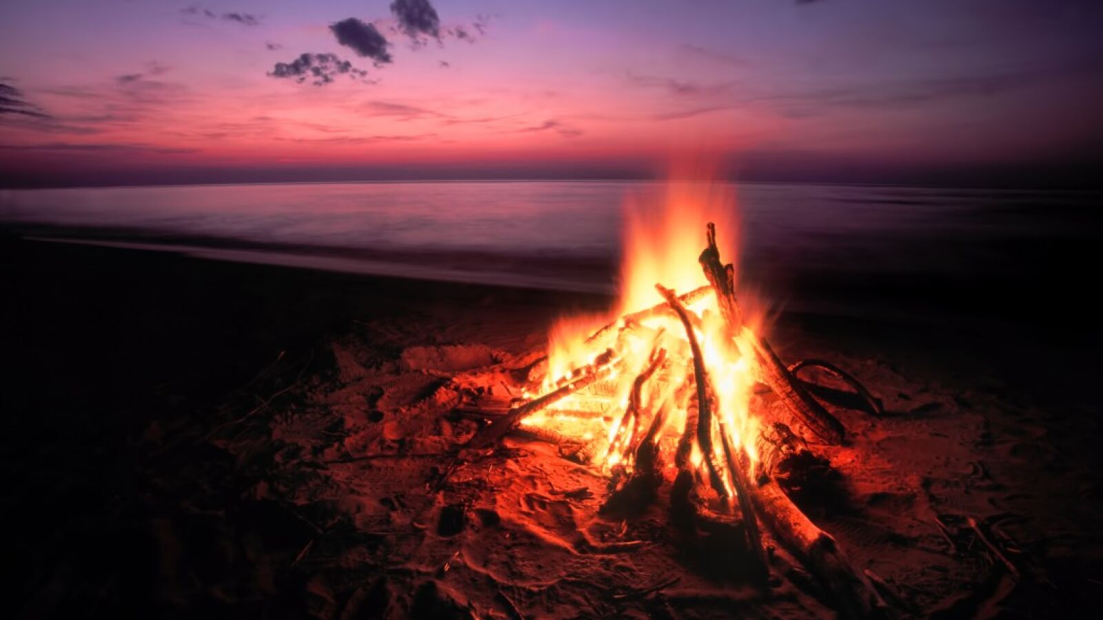 Arrancar el verano con la 'Nit de Sant Joan' de Formentera, la recomendación de Miquel Valls: 