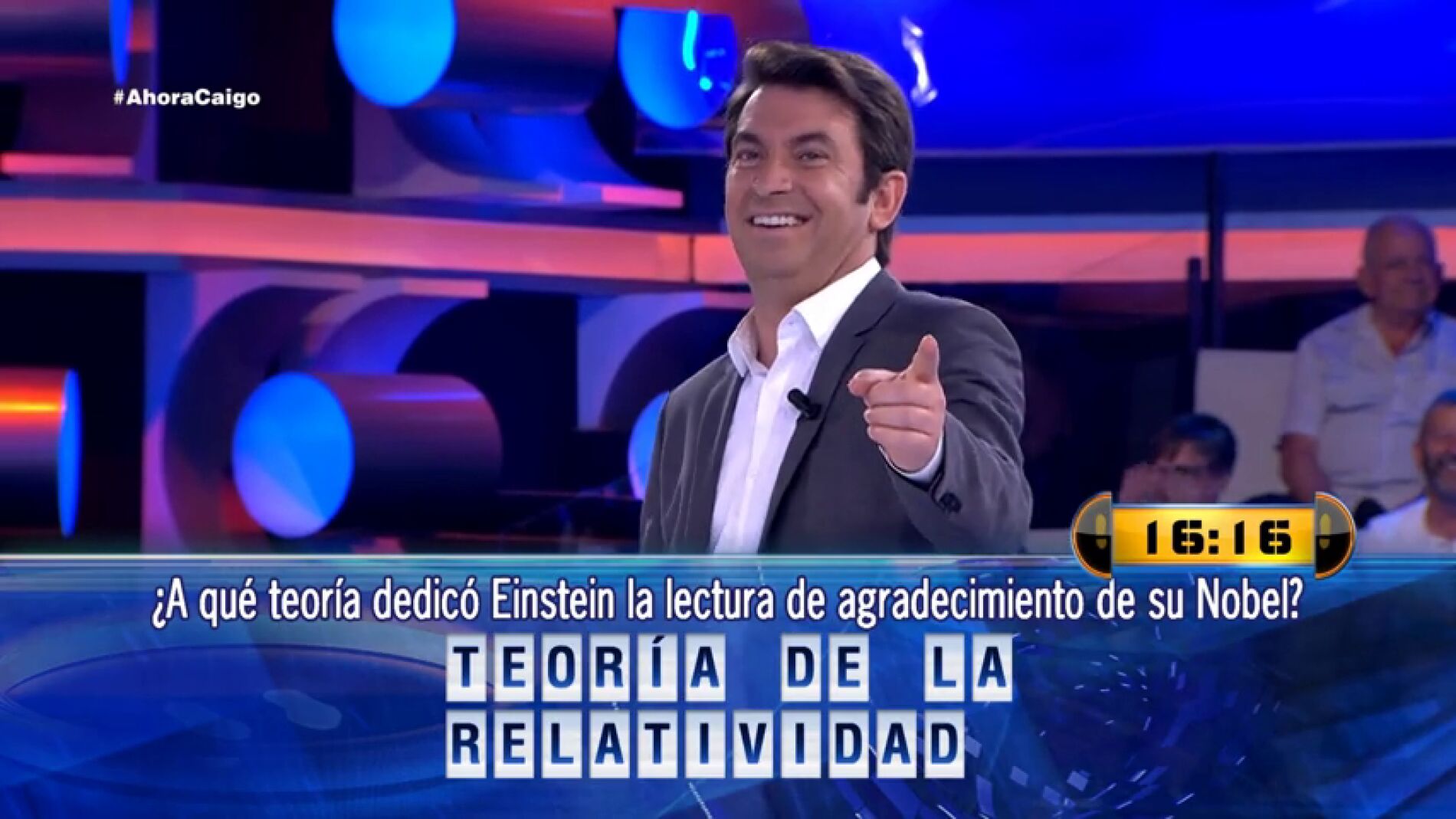 Frame 7.374053 de: "Voy vestida de Rosario Flores"