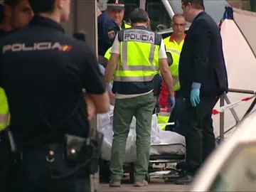 Frame 20.279752 de: La policia apunta a un ajuste cuentas en el triple asesinato de Usera Frame 20.279752 de: La policia apunta a un ajuste cuentas en el triple asesinato de Usera