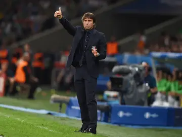 Conte da instrucciones durante el Italia - Irlanda Conte da instrucciones durante el Italia - Irlanda