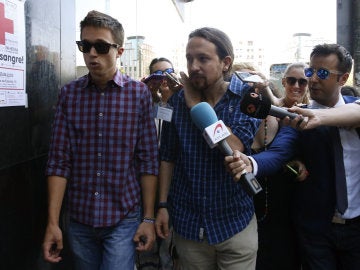 Pablo Iglesias e Iñigo Errejón llegan a la reunión de Podemos