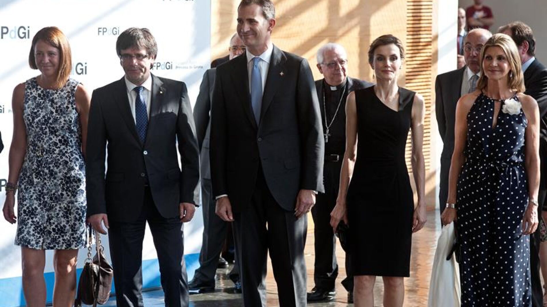 Los Reyes posan junto a Puigdemont