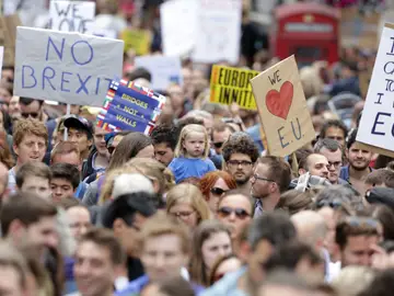 Manifestantes en la marcha contra el 'brexit' Manifestantes en la marcha contra el 'brexit'