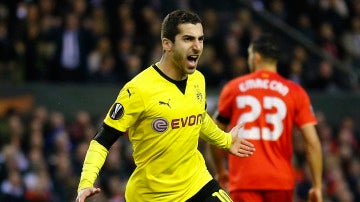 Mkhitaryan celebra un gol con el Dortmund