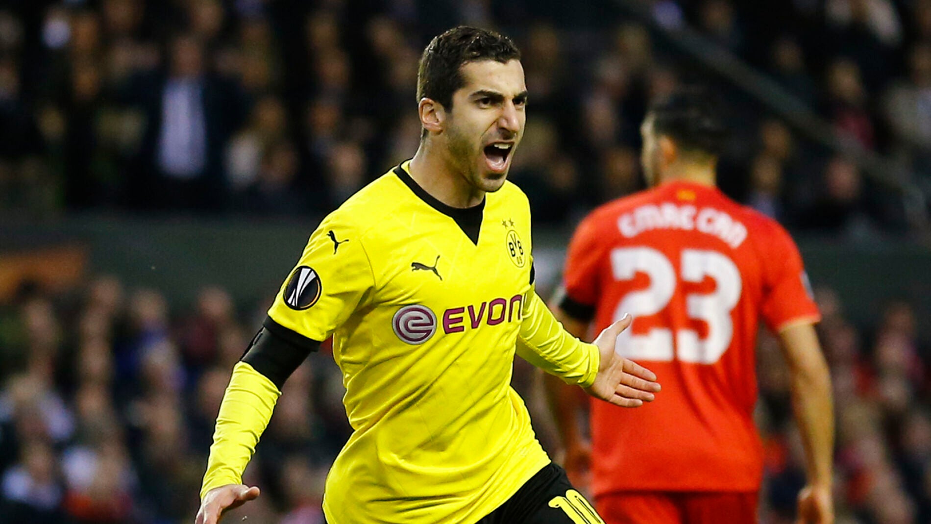 Mkhitaryan celebra un gol con el Dortmund