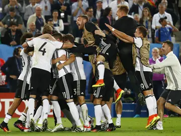 Alemania celebra el pase a semifinales de la Euro 2016 Alemania celebra el pase a semifinales de la Euro 2016