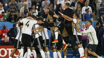 Alemania celebra el pase a semifinales de la Euro 2016