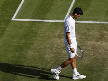 Djokovic, cabizbajo en Wimbledon